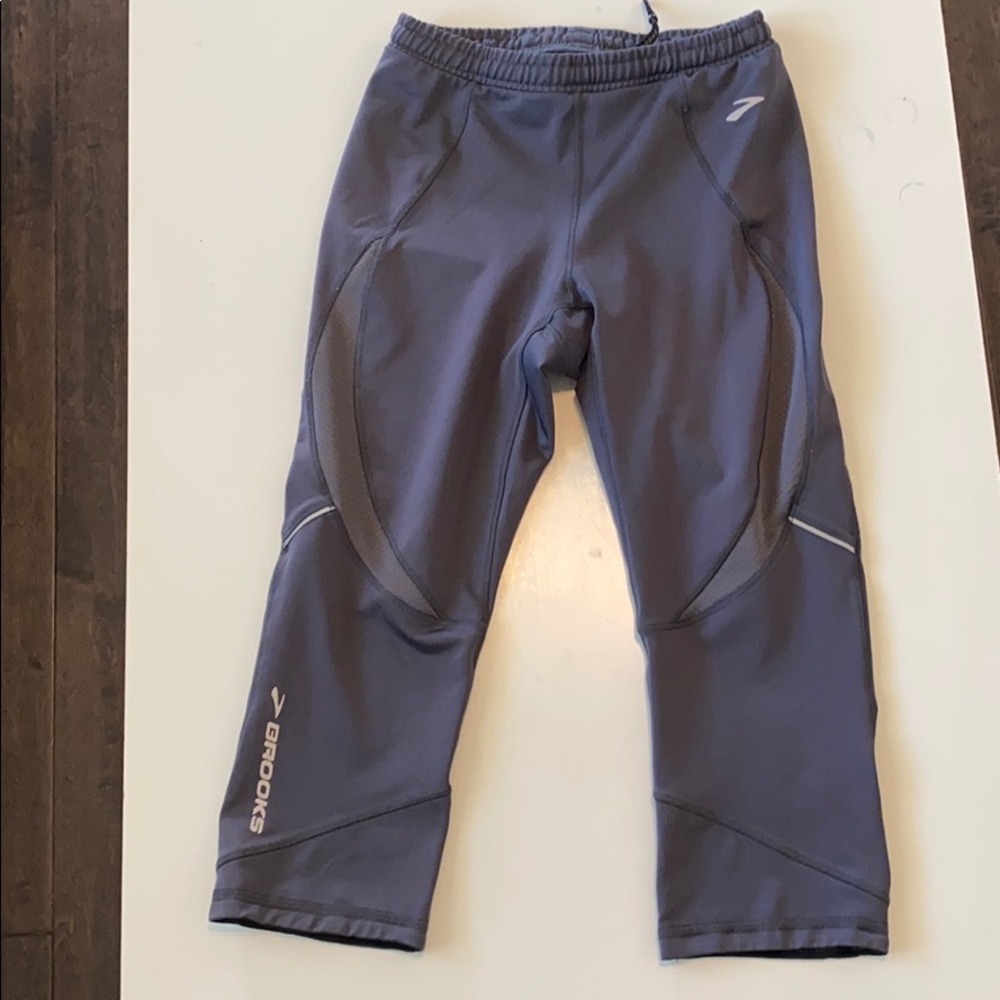 Women’s Brooks running capris